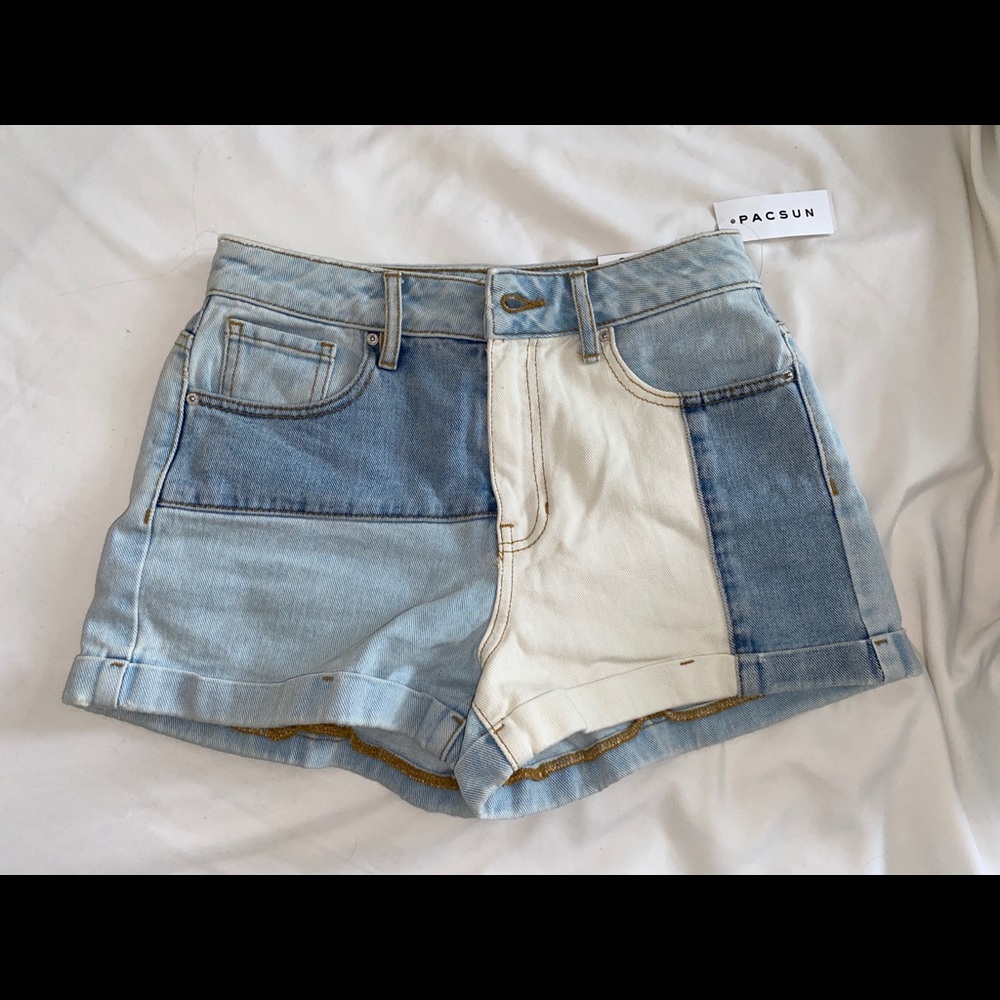 hopper patch denim mom shorts!! from PACSUN